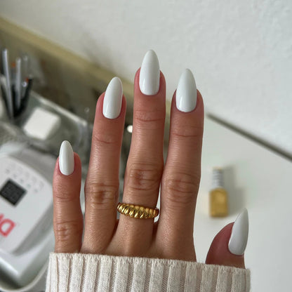 Smokey White #038 DIVA
